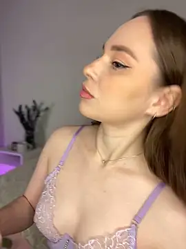 Snapshot of AlexaSpark_ chatting on September 13, 8:06 pm AlexaSpark online show from September 13, 8:06 pm