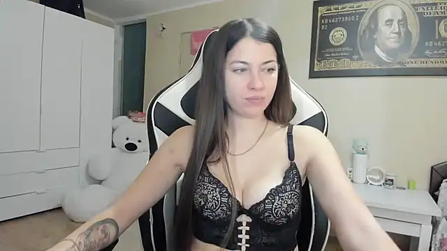 EmiLovsi online show from September 21, 8:18 pm