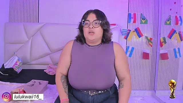 lulukawai16 online show from June 23, 7:01 pm