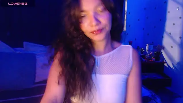 mia blue01 online show from November 4, 12:48 am