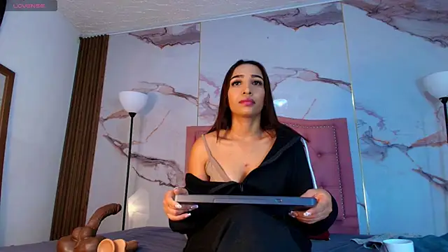 AlyaThompson online show from November 19, 4:01 am