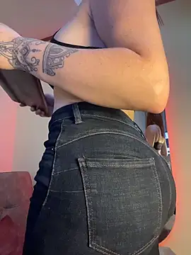 MarilynSmith01 online show from June 18, 11:53 pm