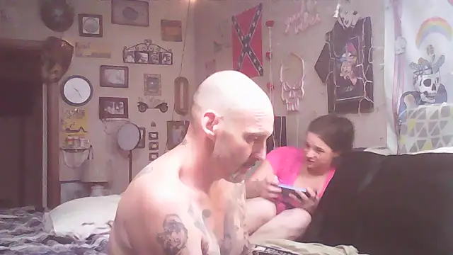 BonnienClyde5421 online show from May 9, 4:25 am