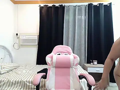 Wetmedaddyxxx online show from June 30, 11:59 pm