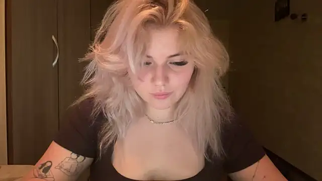 sunshinyflash online show from November 19, 6:19 pm