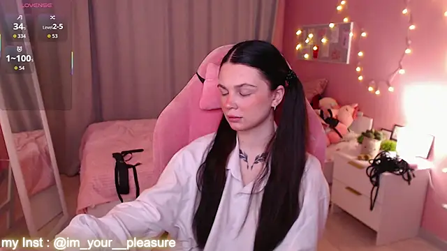 Michela Fruet online show from December 5, 1:27 am