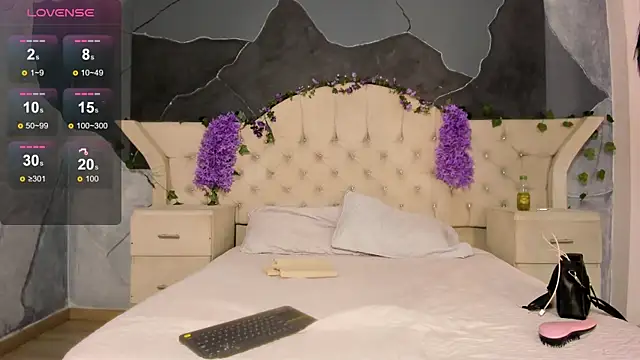 AmbarFoxx  online show from July 17, 5:23 am