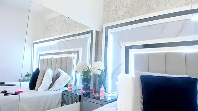 melodycharlotte online show from October 1, 11:26 am