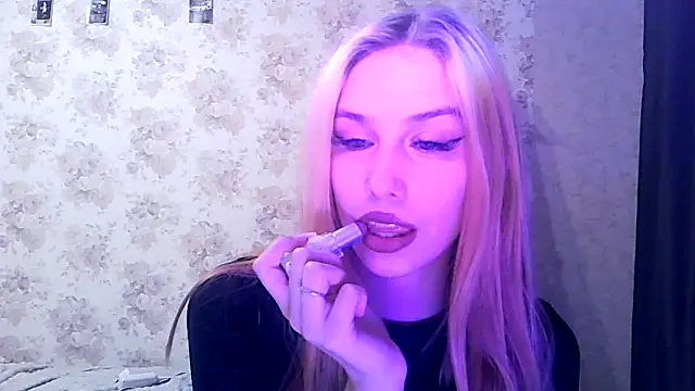 ClaireLaSweet online show from October 25, 8:11 am