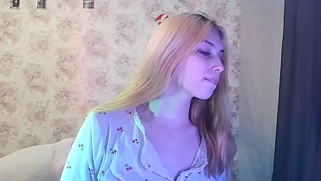 ClaireLaSweet online show from October 28, 4:40 am