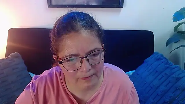 Linda banks  online show from June 25, 2:11 am