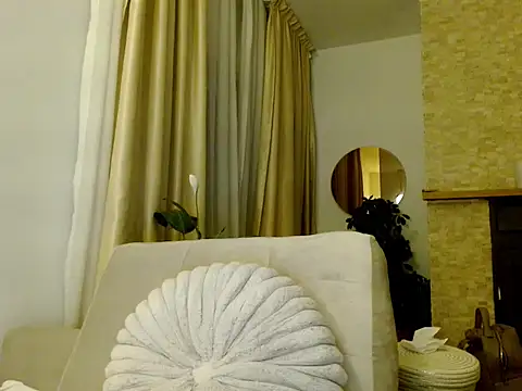 Snapshot of EliseBliss69 chatting on September 18, 7:34 pm EliseBliss69 online show from September 18, 7:34 pm