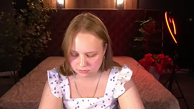 CrystallPaws online show from June 9, 5:40 am