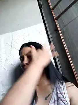 Uniquebeauty32 online show from March 3, 11:00 pm