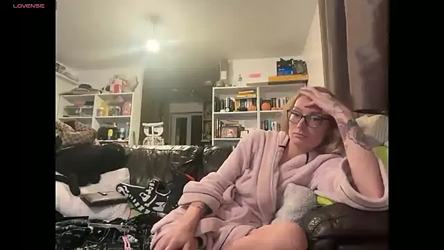 harleyblair online show from October 20, 7:50 pm