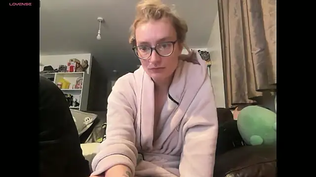 harleyblair online show from December 15, 11:21 pm