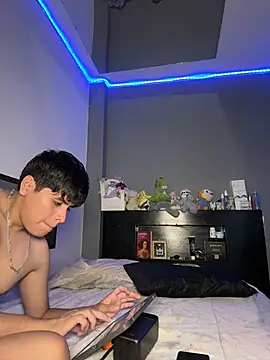 Kailertwink online show from July 13, 5:30 am