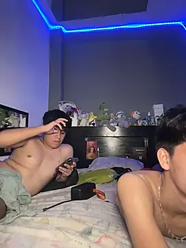 Kailertwink online show from July 7, 4:37 am