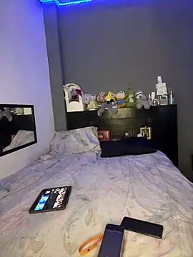 Kailertwink online show from May 31, 3:01 am
