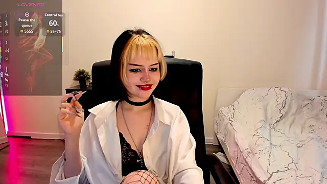 LiyaLuna online show from November 17, 11:11 am