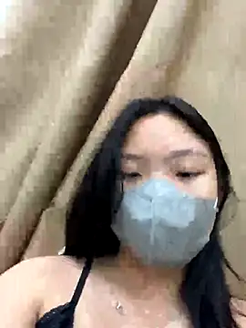 Snapshot of Thuylinh05 chatting on October 14, 6:54 pm Thuylinh05 online show from October 14, 6:54 pm
