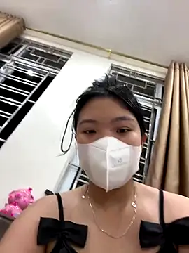 Snapshot of Thuylinh05 chatting on October 12, 11:45 am Thuylinh05 online show from October 12, 11:45 am