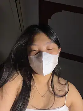 Snapshot of Thuylinh05 chatting on October 7, 7:18 pm Thuylinh05 online show from October 7, 7:18 pm