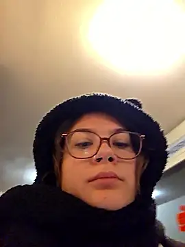 Snapshot of MaeNoir chatting on October 13, 9:06 pm MaeNoir online show from October 13, 9:06 pm