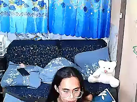 xxhottinybabe online show from September 22, 3:21 pm