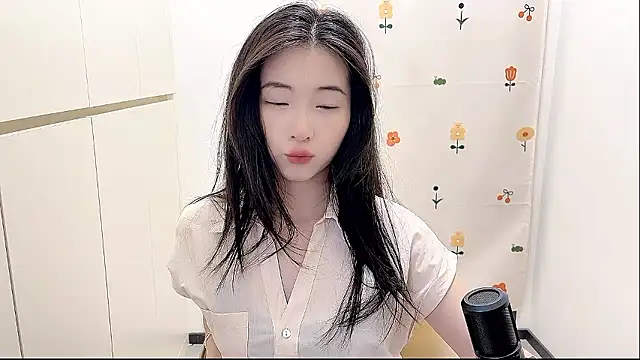 Snapshot of Rosalind_xixi chatting on October 9, 2:21 pm Rosalind xixi online show from October 9, 2:21 pm