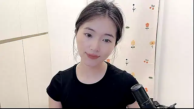 Snapshot of Rosalind_xixi chatting on September 28, 1:38 pm Rosalind xixi online show from September 28, 1:38 pm