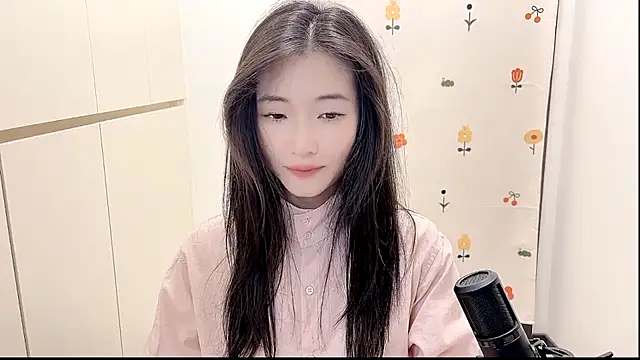 Snapshot of Rosalind_xixi chatting on September 27, 1:29 pm Rosalind xixi online show from September 27, 1:29 pm
