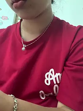 Nguyenha11 online show from June 7, 2:40 am