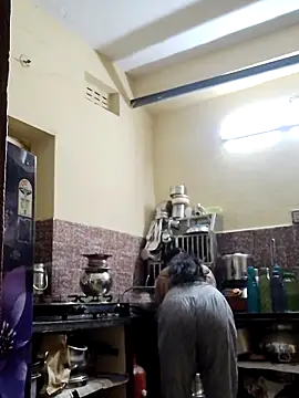 yelmaji91 online show from December 16, 5:46 am