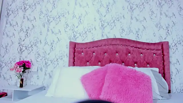 SofiiFoox online show from December 22, 1:36 pm