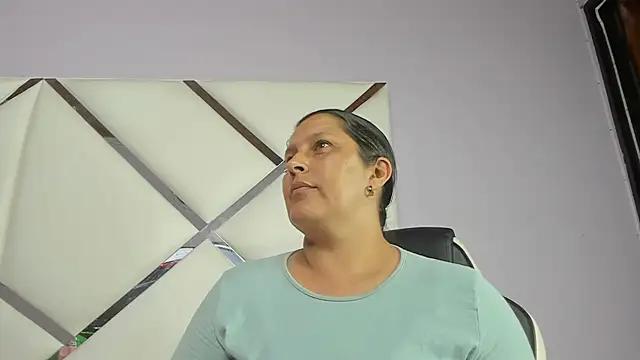KikaDuque online show from June 16, 7:37 pm