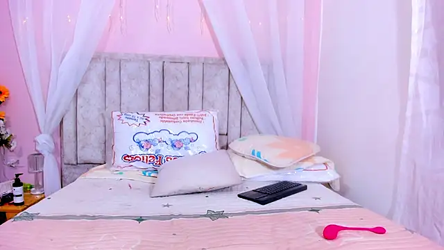 Rachellcooperrr online show from September 29, 5:34 am