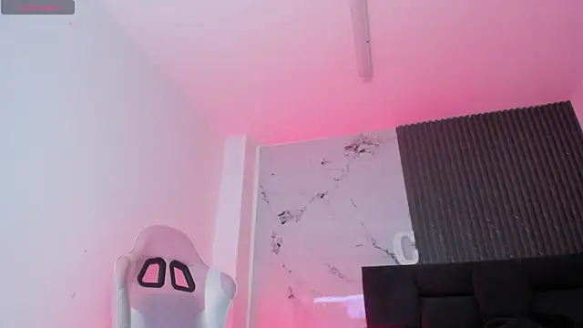 chloesagee online show from June 16, 12:11 am