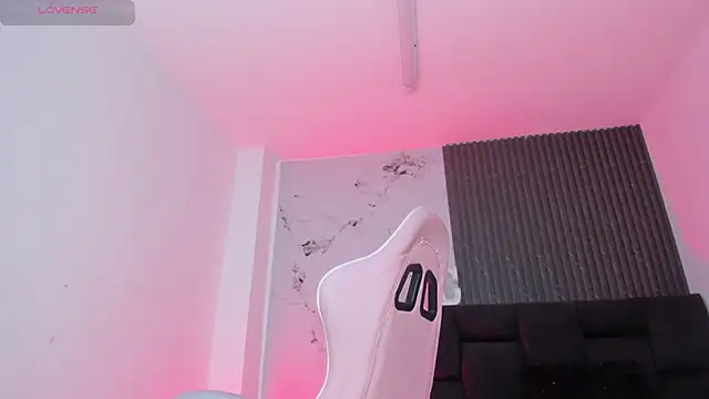 chloesagee online show from June 11, 2:53 am