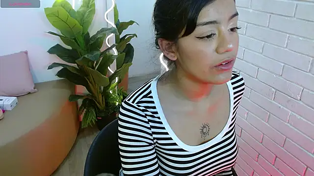 Snapshot of Lalalutsy_tay chatting on September 29, 12:10 pm Lalalutsy tay online show from September 29, 12:10 pm