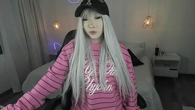 Noahcryptic online show from February 17, 5:51 am