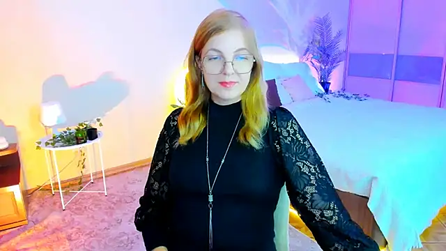 YourUniverser online show from October 11, 11:25 am