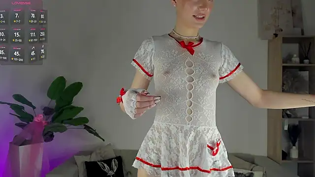 Ice Strawberry online show from March 15, 3:30 am