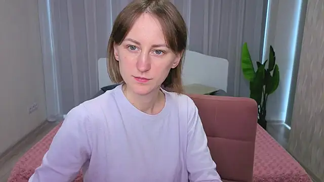 Snapshot of LuluChiiii chatting on October 8, 11:14 am LuluChiiii online show from October 8, 11:14 am