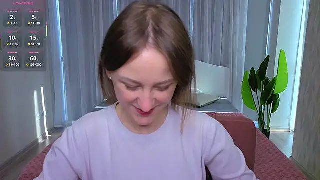 Snapshot of LuluChiiii chatting on October 16, 10:18 am LuluChiiii online show from October 16, 10:18 am