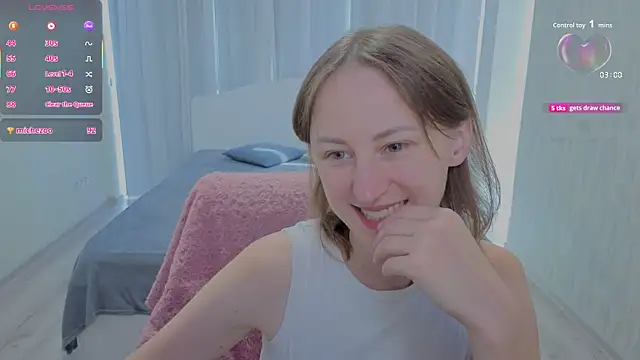 Snapshot of LuluChiiii chatting on September 11, 10:37 am LuluChiiii online show from September 11, 10:37 am