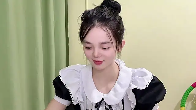 Snapshot of Nicole-13 chatting on September 21, 2:27 pm Nicole-13 online show from September 21, 2:27 pm