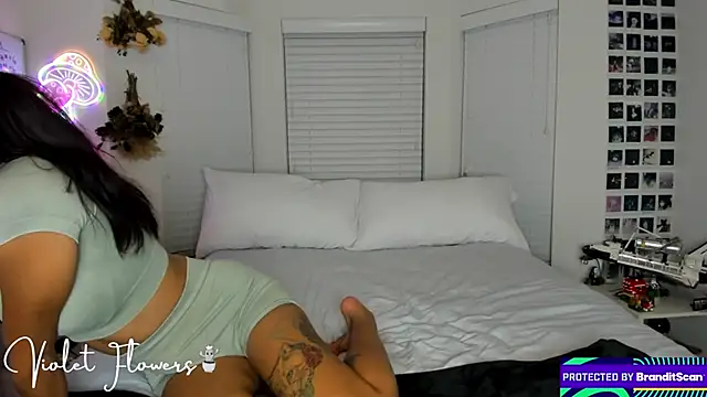 violetttflowers online show from February 2, 2:32 am