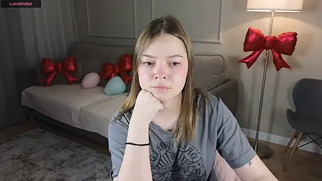 patriciapink online show from February 17, 2:00 am