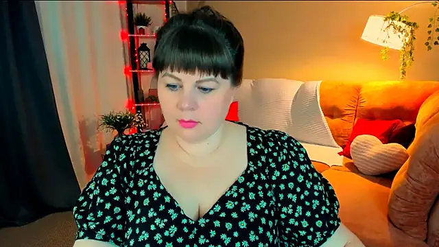 CrystaalStaar online show from May 5, 7:17 pm